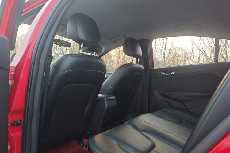 Used Chery Arrizo 5 2016 1.5L CVT Trendsetting Edition Roof