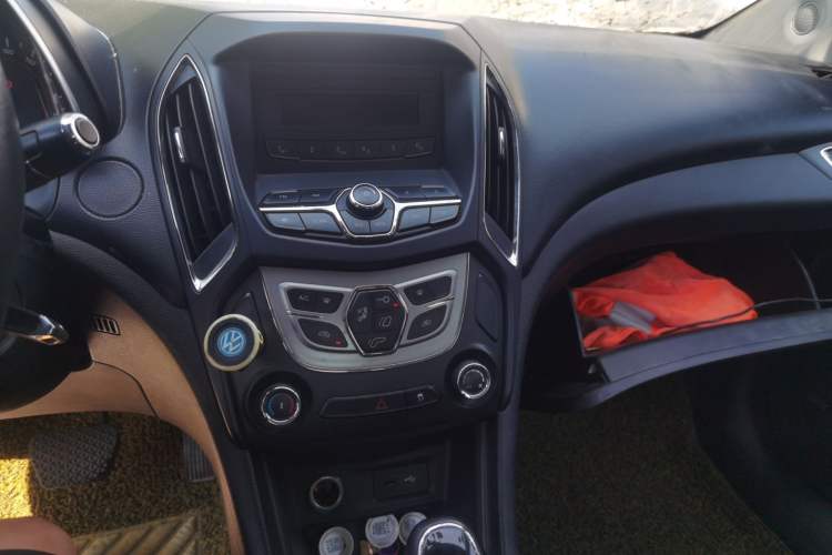 Used Chery Arrizo 5 2016 1.5L CVT Trendsetting Edition Audio And AC Panel