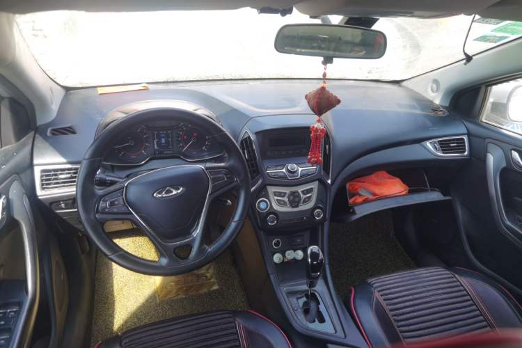 Used Chery Arrizo 5 2016 1.5L CVT Trendsetting Edition Center Console