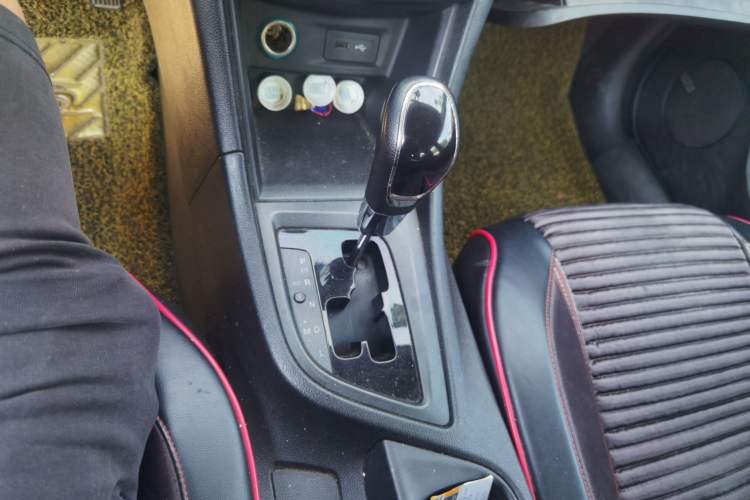 Used Chery Arrizo 5 2016 1.5L CVT Trendsetting Edition Gear Lever