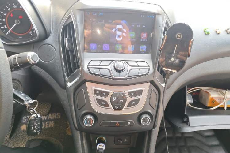 Used Chery Arrizo 5 2016 1.5L CVT Trendsetting Edition Audio And AC Panel
