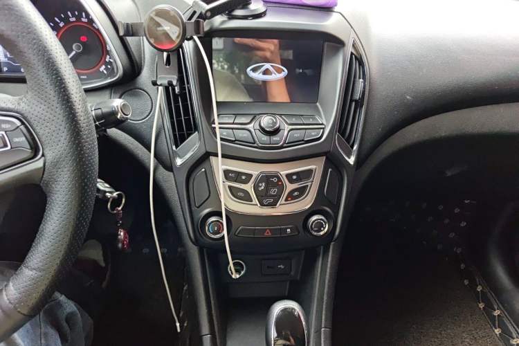 Used Chery Arrizo 5 2016 1.5L CVT Trendsetting Edition Audio And AC Panel