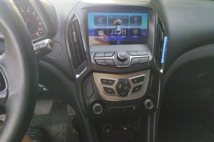 Used Chery Arrizo 5 2016 1.5L CVT Trendsetting Edition Audio And AC Panel