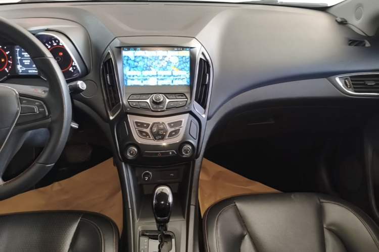 Used Chery Arrizo 5 2016 1.5L CVT Trendsetting Edition Audio And AC Panel