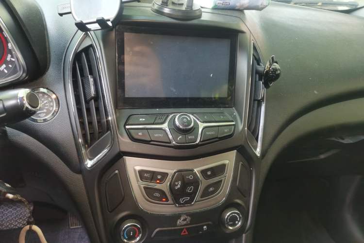 Used Chery Arrizo 5 2016 1.5L CVT Lingrui Edition Audio And AC Panel