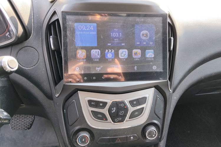 Used Chery Arrizo 5 2016 1.5L CVT Trendsetting Edition Audio And AC Panel