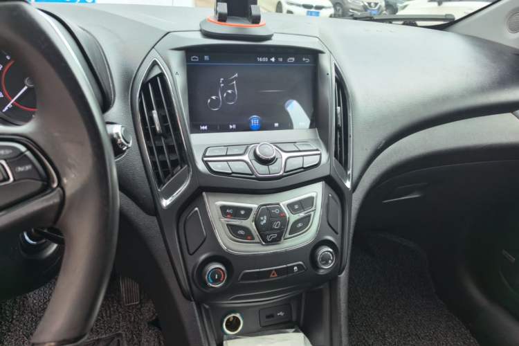 Used Chery Arrizo 5 2016 1.5L CVT Trendsetting Edition Audio And AC Panel