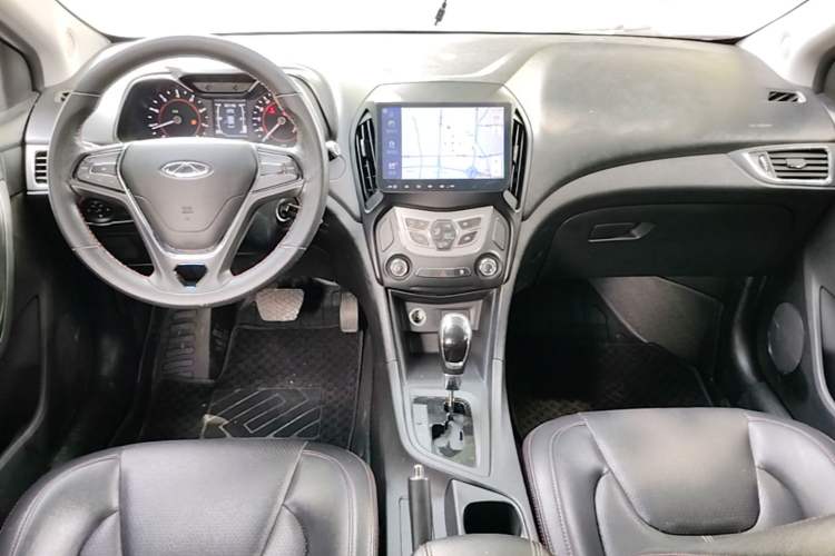 Used Chery Arrizo 5 2016 1.5L CVT Trendsetting Edition Center Console