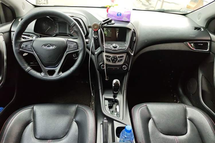 Used Chery Arrizo 5 2016 1.5L CVT Trendsetting Edition Center Console