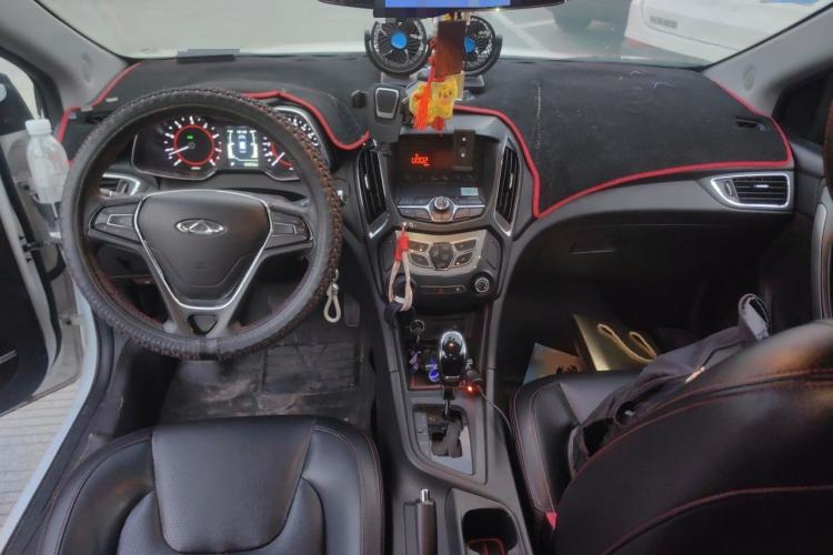 Used Chery Arrizo 5 2016 1.5L CVT Trendsetting Edition Center Console