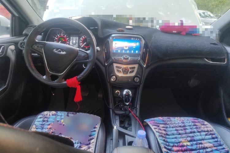 Used Chery Arrizo 5 2016 1.5L CVT Trendsetting Edition Center Console