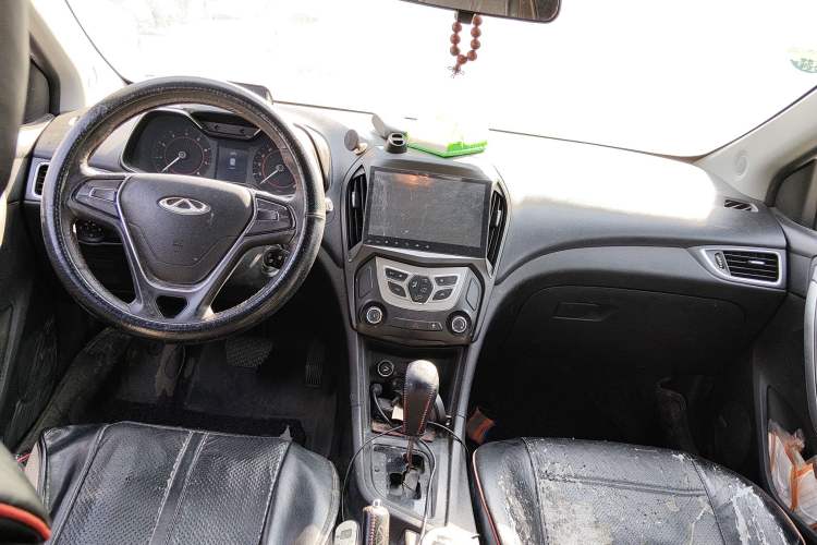 Used Chery Arrizo 5 2016 1.5L CVT Trendsetting Edition Center Console