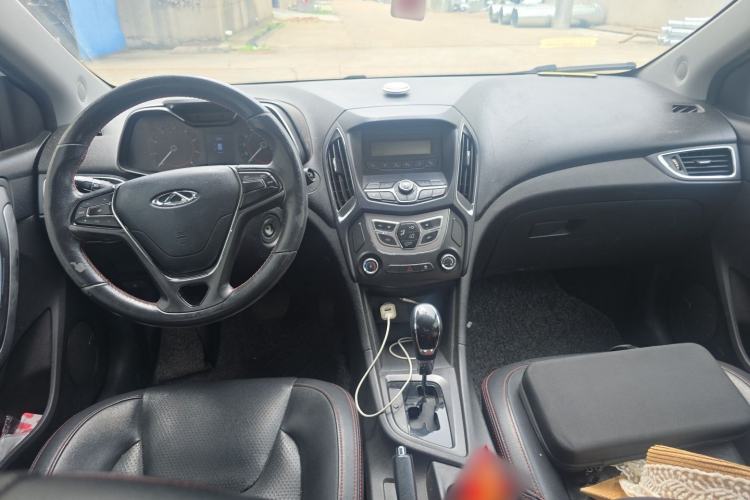 Used Chery Arrizo 5 2016 1.5L CVT Trendsetting Edition Center Console