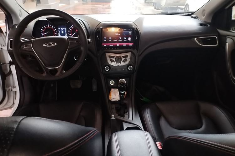 Used Chery Arrizo 5 2016 1.5L CVT Trendsetting Edition Center Console