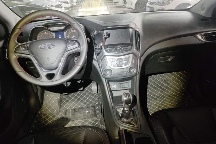 Used Chery Arrizo 5 2016 1.5L Manual Lingchao Edition Center Console