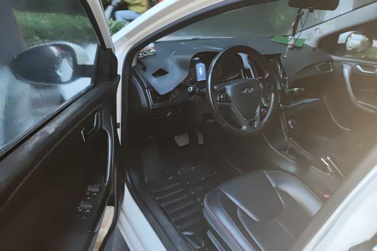 Used Chery Arrizo 5 2016 1.5L CVT Trendsetting Edition Driver Seat