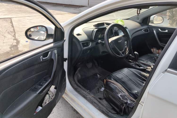 Used Chery Arrizo 5 2016 1.5L CVT Trendsetting Edition Driver Seat