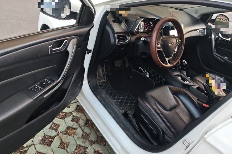 Used Chery Arrizo 5 2016 1.5L CVT Trendsetting Edition Driver Seat