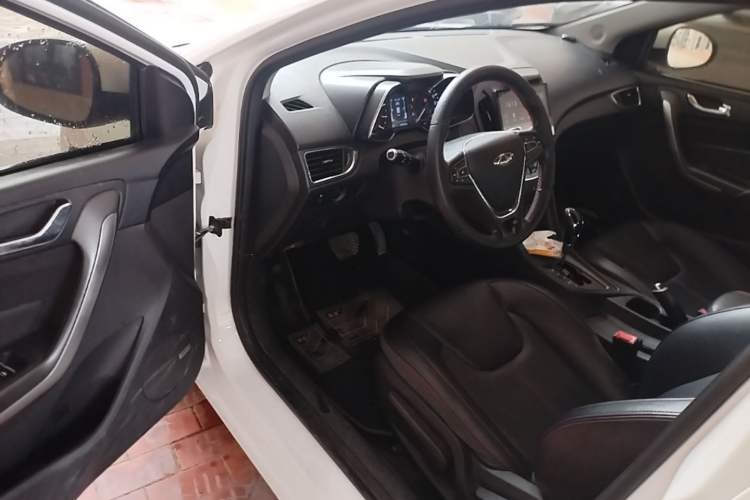 Used Chery Arrizo 5 2016 1.5L CVT Trendsetting Edition Driver Seat