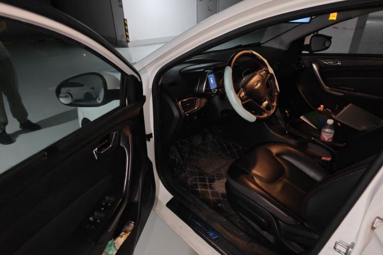 Used Chery Arrizo 5 2016 1.5L CVT Trendsetting Edition Driver Seat