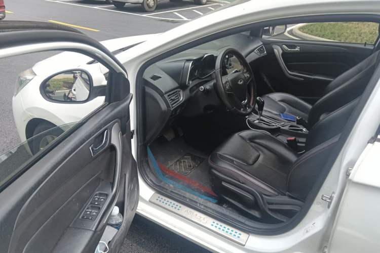 Used Chery Arrizo 5 2016 1.5L CVT Trendsetting Edition Driver Seat