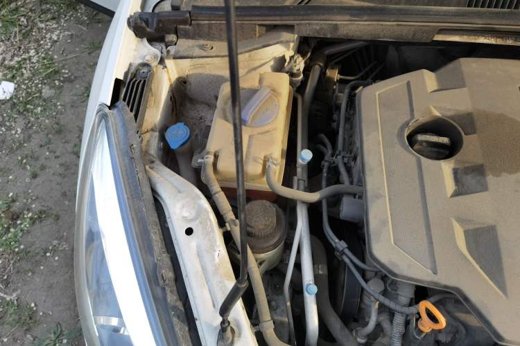 Used Chery Arrizo 5 2016 1.5L CVT Trendsetting Edition Engine Bay Right