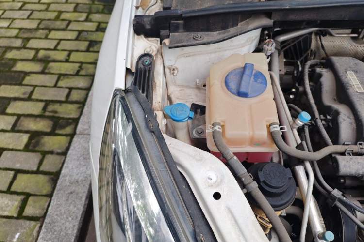Used Chery Arrizo 5 2016 1.5L CVT Lingrui Edition Engine Bay Right