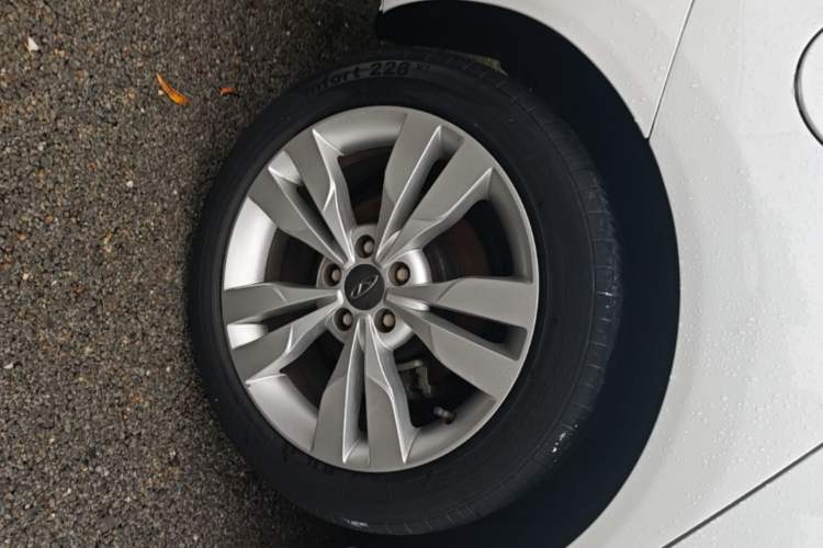 Used Chery Arrizo 5 2016 1.5L Manual Lingchao Edition Exterior 5