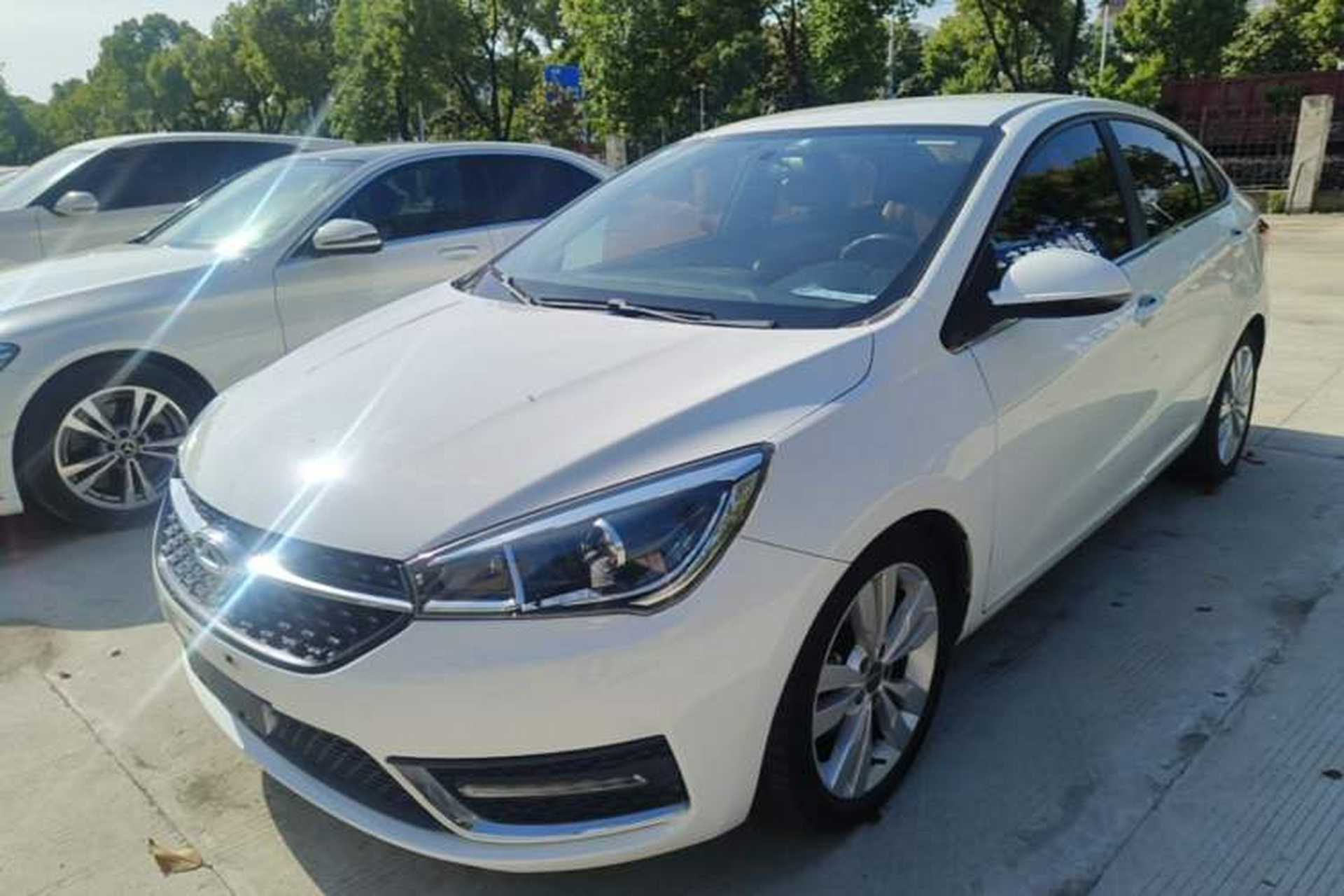 Used Chery Arrizo 5 2016 1.5L CVT Trendsetting Edition Front Left 45 Deg