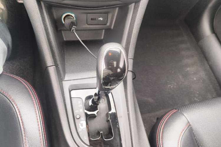 Used Chery Arrizo 5 2016 1.5L CVT Lingrui Edition Gear Lever