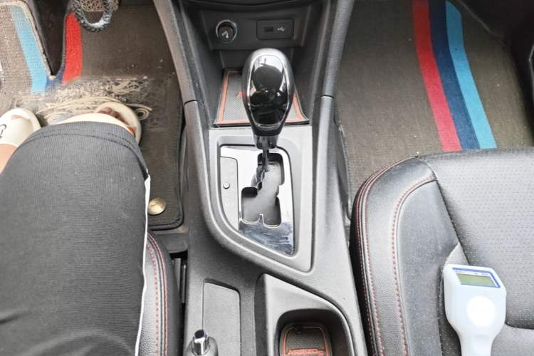Used Chery Arrizo 5 2016 1.5L CVT Trendsetting Edition Gear Lever