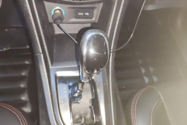 Used Chery Arrizo 5 2016 1.5L CVT Trendsetting Edition Gear Lever