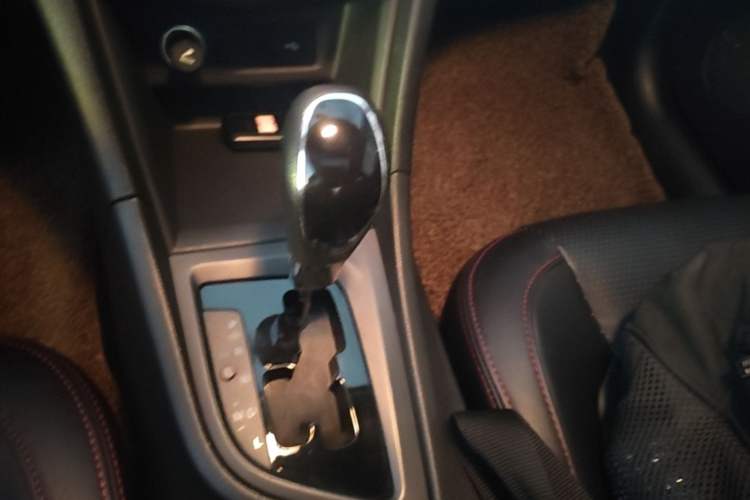 Used Chery Arrizo 5 2016 1.5L CVT Luxury Edition Gear Lever