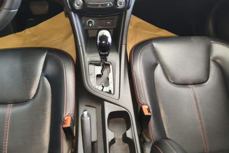 Used Chery Arrizo 5 2016 1.5L CVT Trendsetting Edition Gear Lever