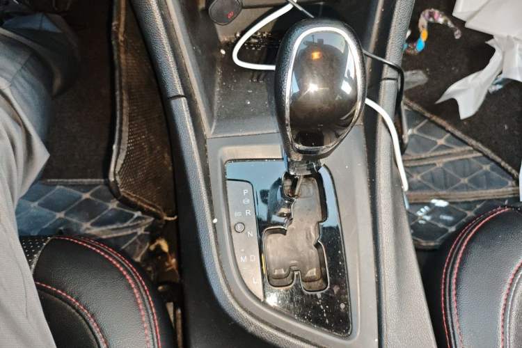 Used Chery Arrizo 5 2016 1.5L CVT Trendsetting Edition Gear Lever