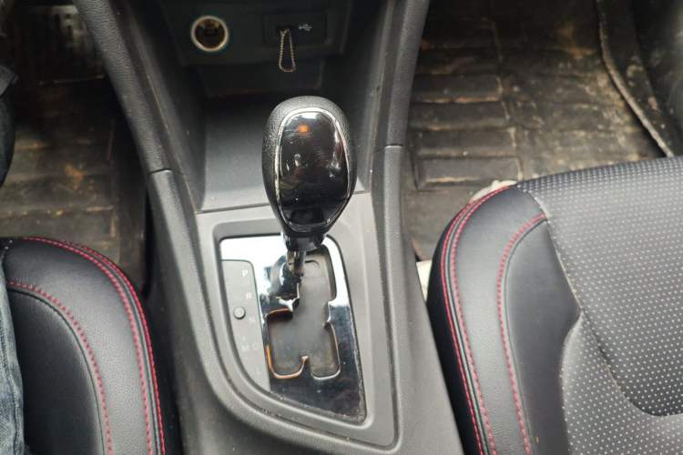 Used Chery Arrizo 5 2016 1.5L CVT Lingrui Edition Gear Lever
