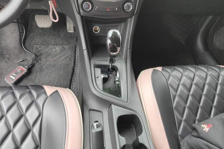 Used Chery Arrizo 5 2016 1.5L CVT Trendsetting Edition Gear Lever