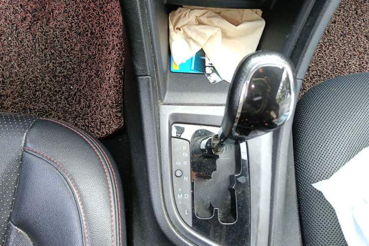 Used Chery Arrizo 5 2016 1.5L CVT Trendsetting Edition Gear Lever