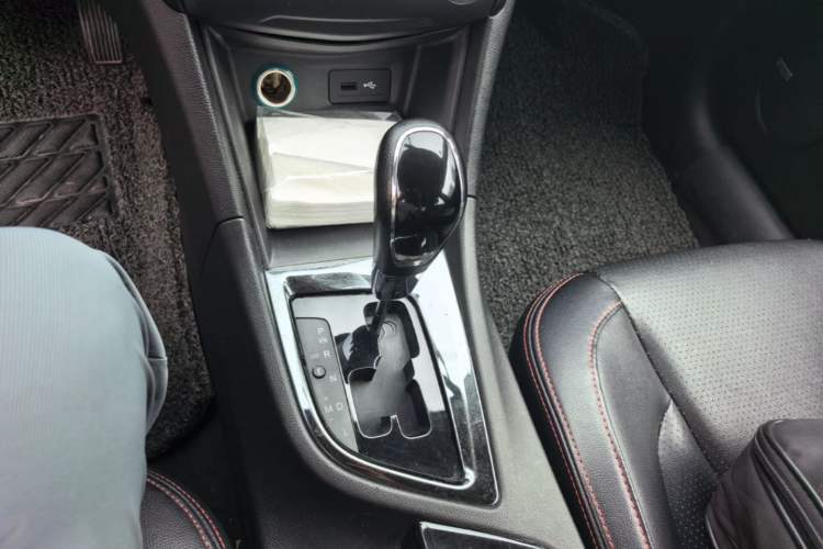 Used Chery Arrizo 5 2016 1.5L CVT Trendsetting Edition Gear Lever