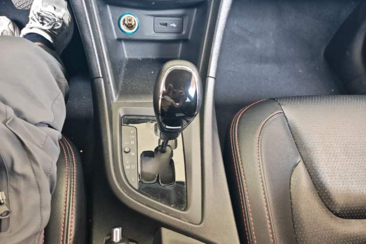 Used Chery Arrizo 5 2016 1.5L CVT Trendsetting Edition Gear Lever