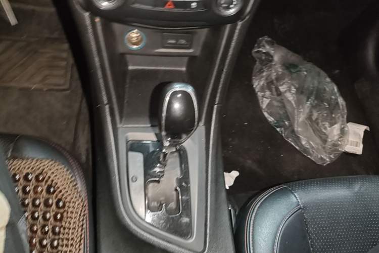 Used Chery Arrizo 5 2016 1.5L CVT Lingrui Edition Gear Lever