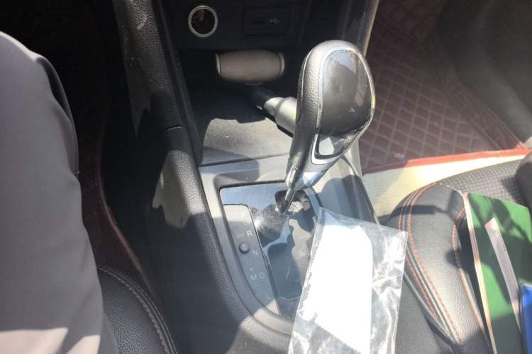 Used Chery Arrizo 5 2016 1.5L CVT Lingrui Edition Gear Lever
