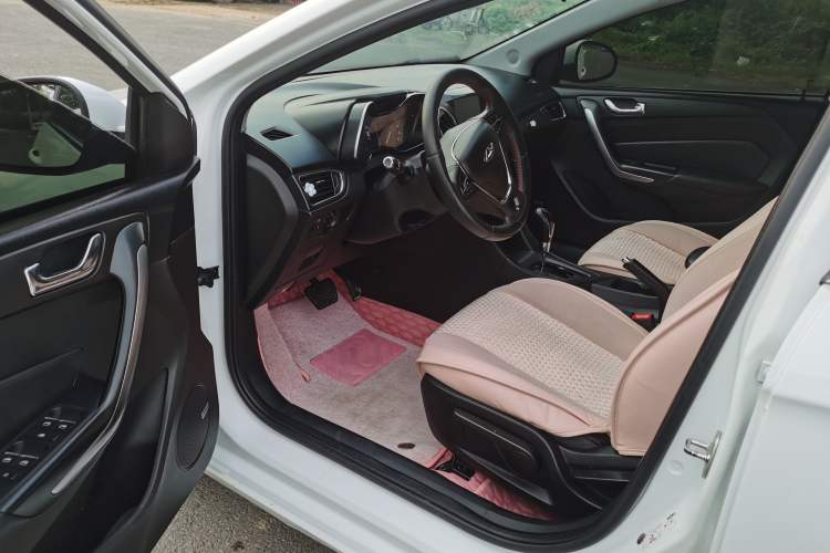 Used Chery Arrizo 5 2016 1.5L CVT Trendsetting Edition Interior 1