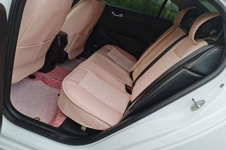 Used Chery Arrizo 5 2016 1.5L CVT Trendsetting Edition Interior 3