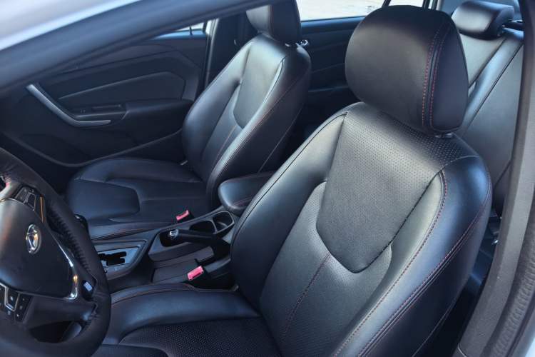 Used Chery Arrizo 5 2016 1.5L CVT Trendsetting Edition Interior 3