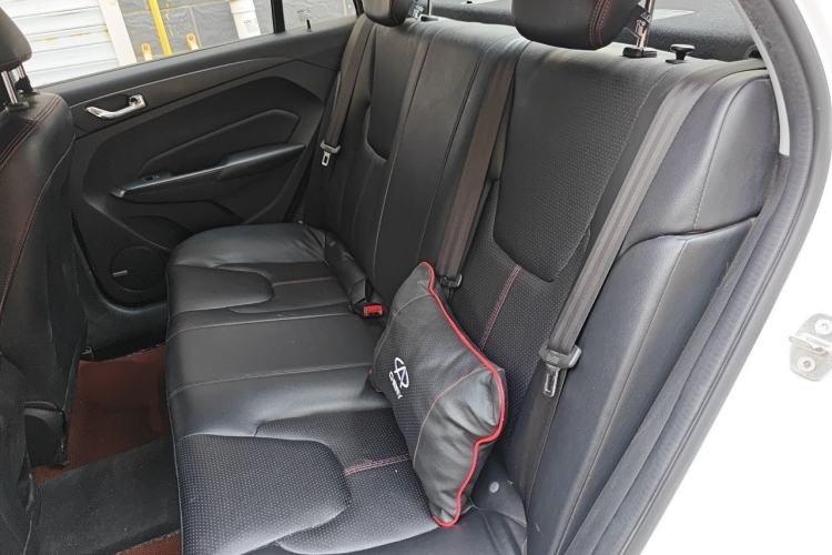 Used Chery Arrizo 5 2016 1.5L CVT Trendsetting Edition Interior 4