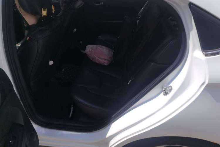 Used Chery Arrizo 5 2016 1.5L CVT Trendsetting Edition Interior 4