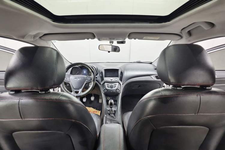 Used Chery Arrizo 5 2016 1.5L Manual Leading Version Interior 5