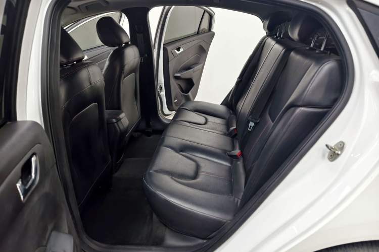 Used Chery Arrizo 5 2016 1.5L Manual Leading Version Interior 7