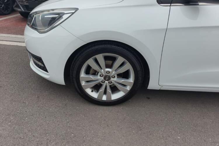 Used Chery Arrizo 5 2016 1.5L CVT Trendsetting Edition Left Front Wheel Hub